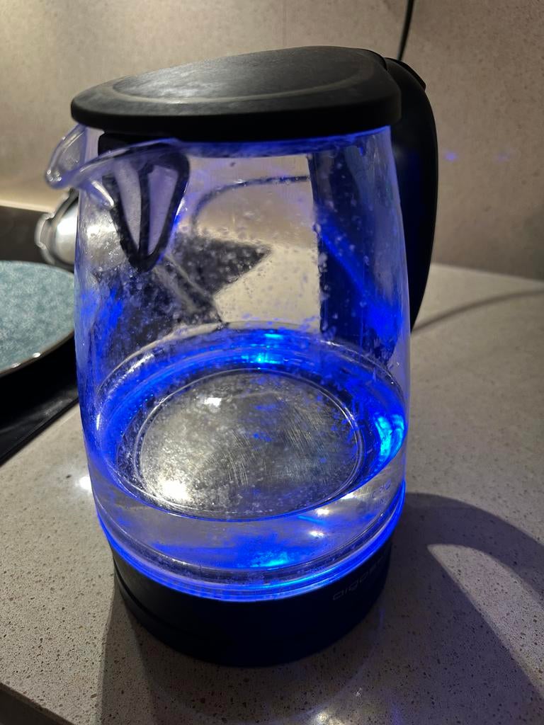Aigostar Glazen Waterkoker met Blauwe LED Verlichting, 1 tot 2 liter, Ophalen, Zo goed als nieuw, Draadloos