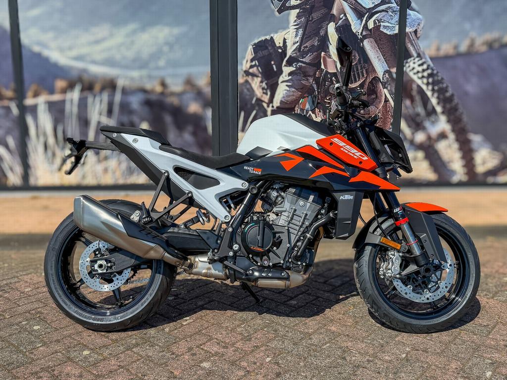 KTM 990 DUKE (bj 2026), Bedrijf, KTM SPORTMOTORCYCLE NEDERLAND, Achterbroek 11 - unit 8
6596 MP  Milsbeek, NL, Wessel.peters@ktm.com