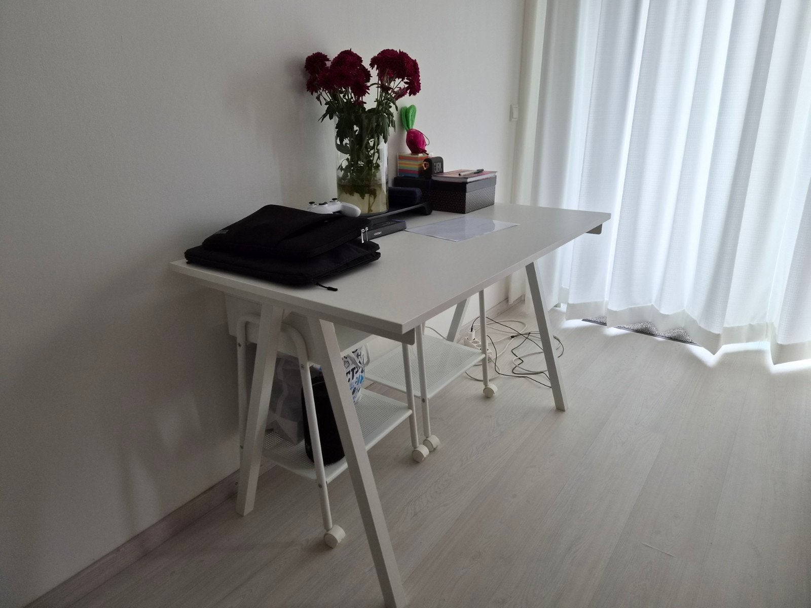 IKEA LINNMON / ADILS Bureau - Wit Te koop, Huis en Inrichting, Ophalen, Zo goed als nieuw