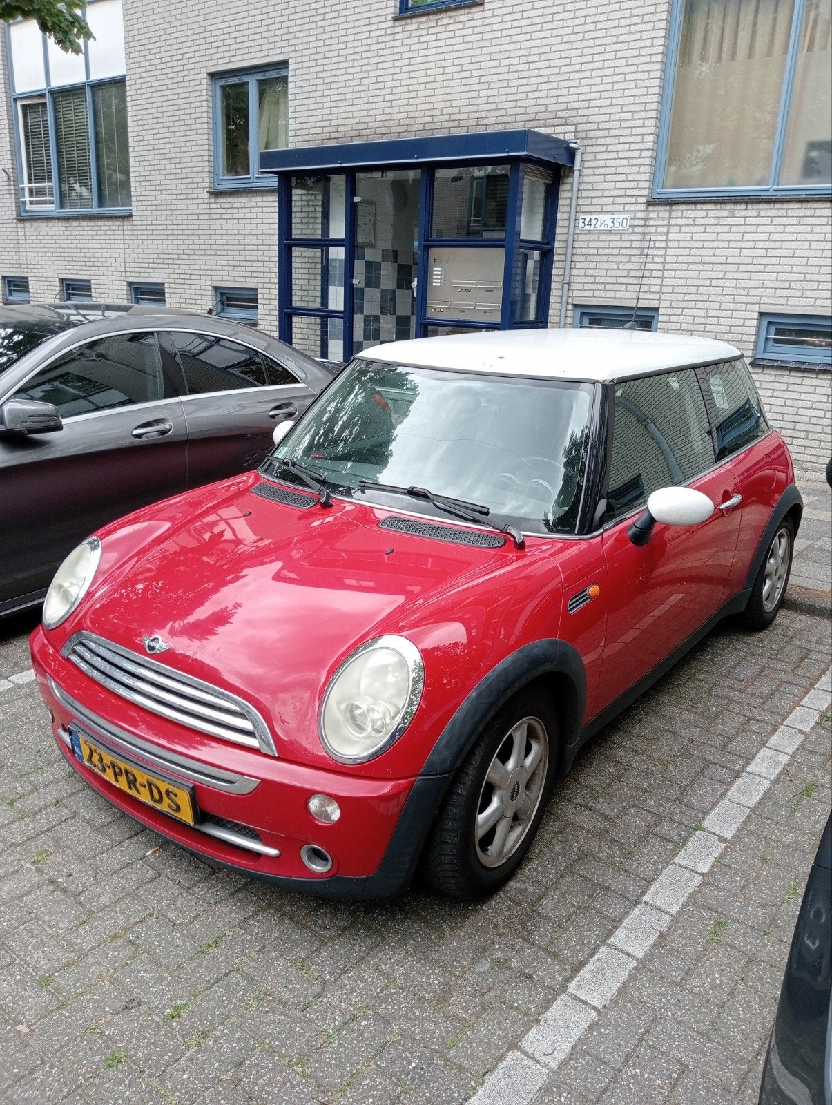 Mini 1.6 16V Cooper 2004 Rood, Auto's, Mini, Particulier, Benzine, D, Hatchback, Handgeschakeld, Origineel Nederlands, Rood, Voorwielaandrijving