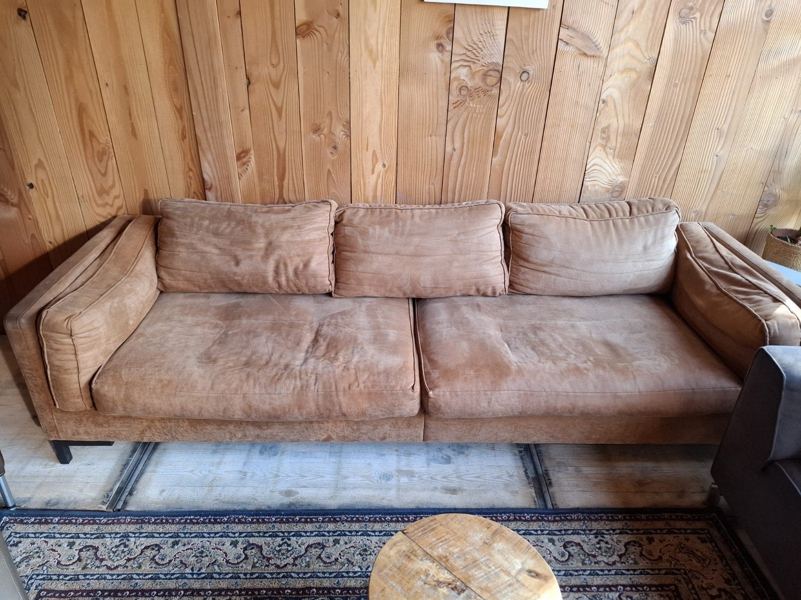 Comfortabele 3-zitsbank in bruin suède-look, Ophalen, Modern, Comfortabel, Gebruikt, Driepersoons