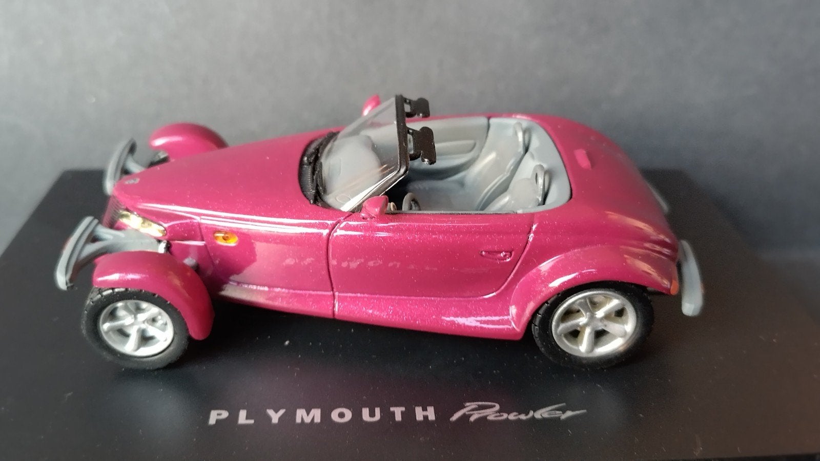 Plymouth Prowler 1:43 Universal Hobbies Pol, Auto, Verzenden, Nieuw, M