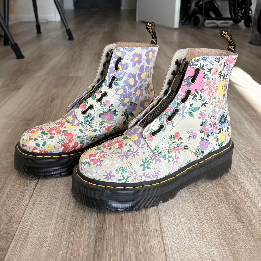 Dr. Martens Sinclair Flower Mash Up Platform Boots, Kleding | Dames, Schoenen, Beige, Lage of Enkellaarzen, Ophalen of Verzenden