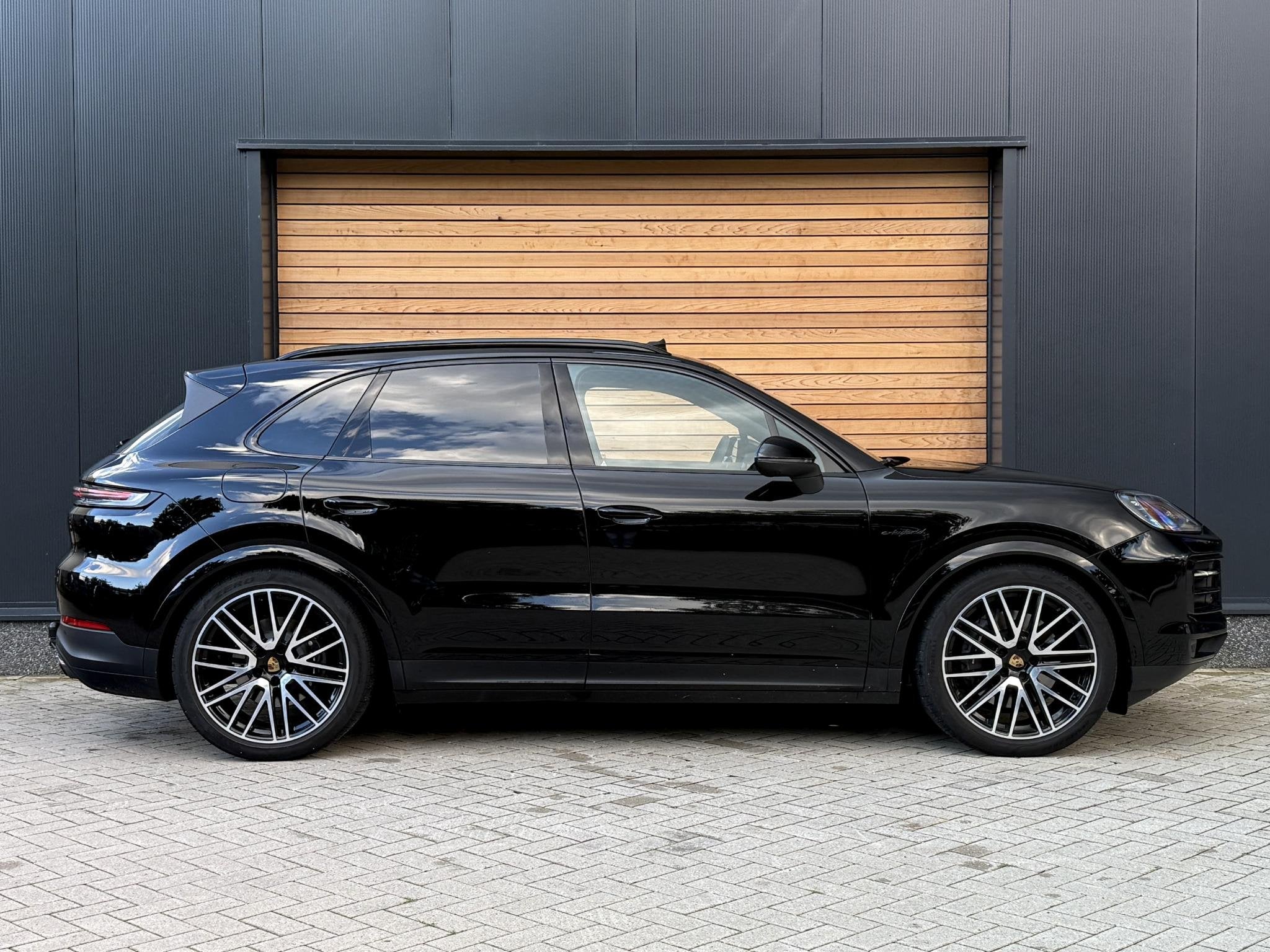 Porsche Cayenne 3.0 E-Hybrid Black Edition MASSAGE|PASSENGER, Auto's, Automaat, Gebruikt, 2995 cc, Hybride Elektrisch/Benzine