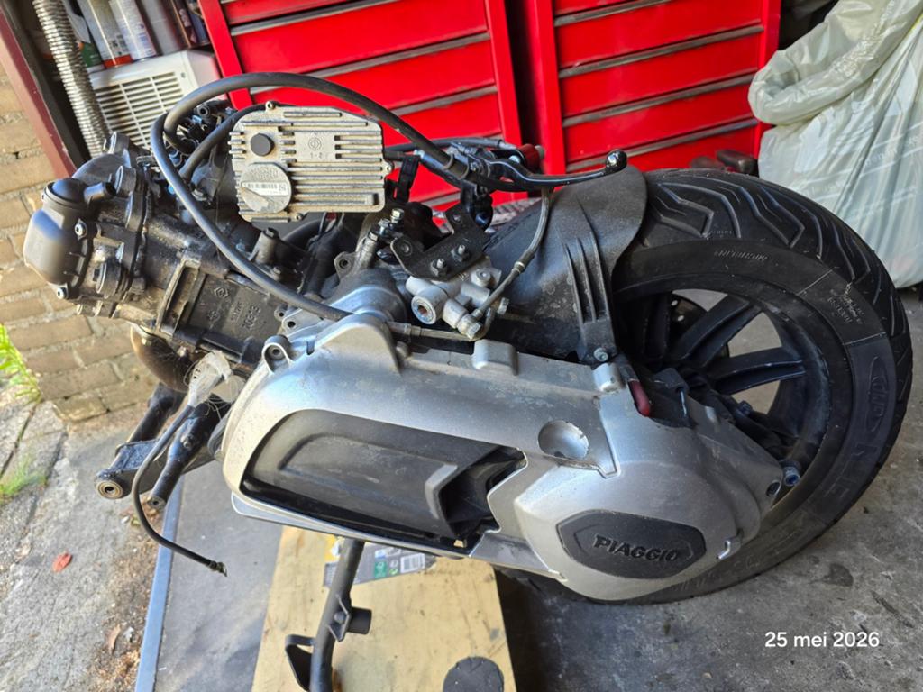 Piaggio MP3 300 IE Motorblok 2010 met Malossi koppelingen, Ophalen, Gebruikt