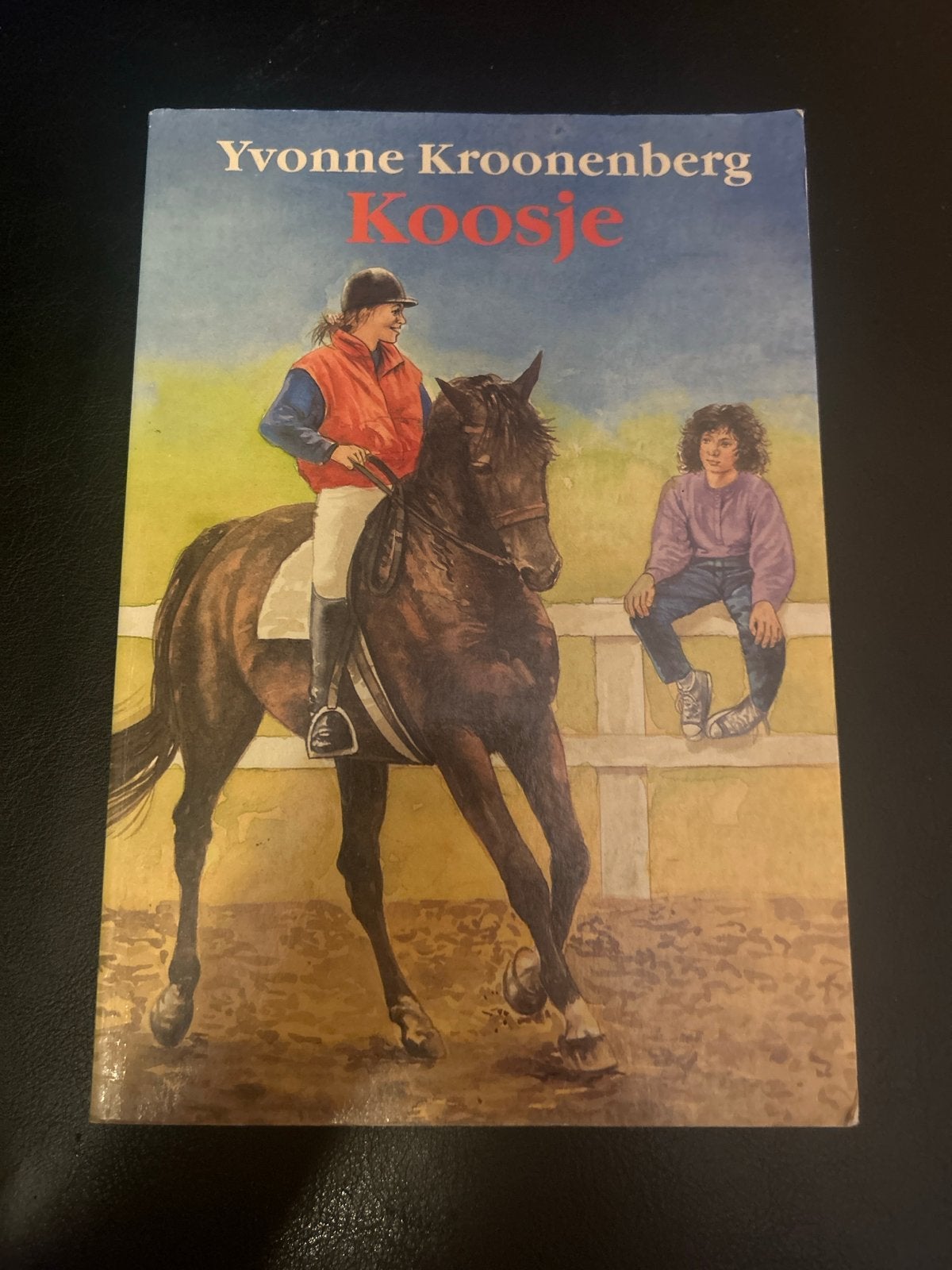Koosje - Yvonne Kroonenberg (Jeugdboek Paardrijden), Boeken, Ophalen of Verzenden, Gelezen, Fictie
