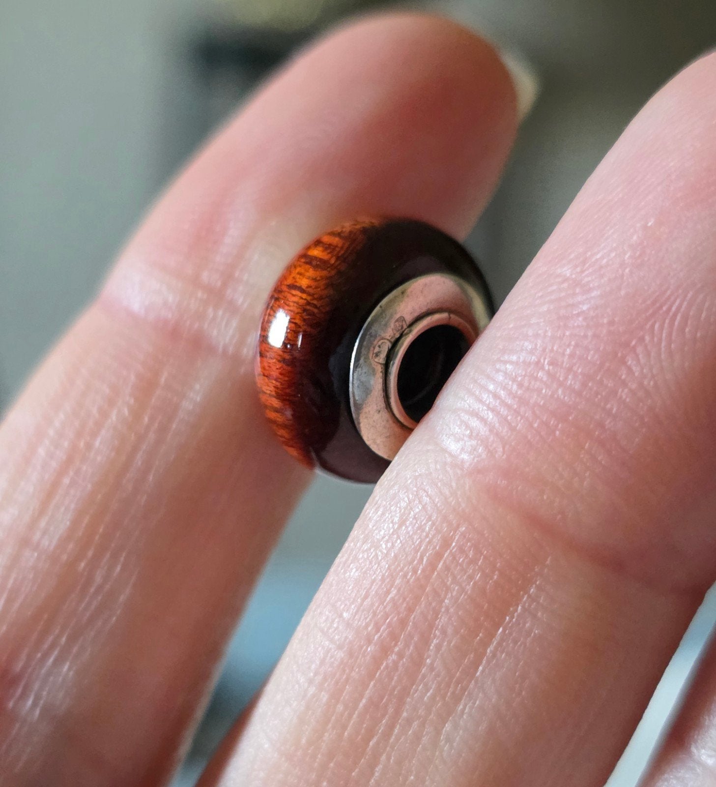 Pandora donker houten bedel, Sieraden, Tassen en Uiterlijk, Bedels, Ophalen of Verzenden, Zo goed als nieuw, Zilver