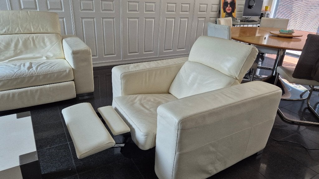 Relax fauteuil wit elektrisch uitschuifbaar moet zondag weg, Ophalen, Gebruikt, 75 tot 100 cm, Modern past in iedere stijl
