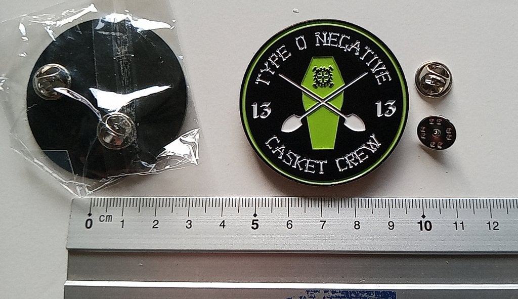 Type O Negative prachtige  casket crew pin speld badge n1, Verzenden, Nieuw, Overige typen