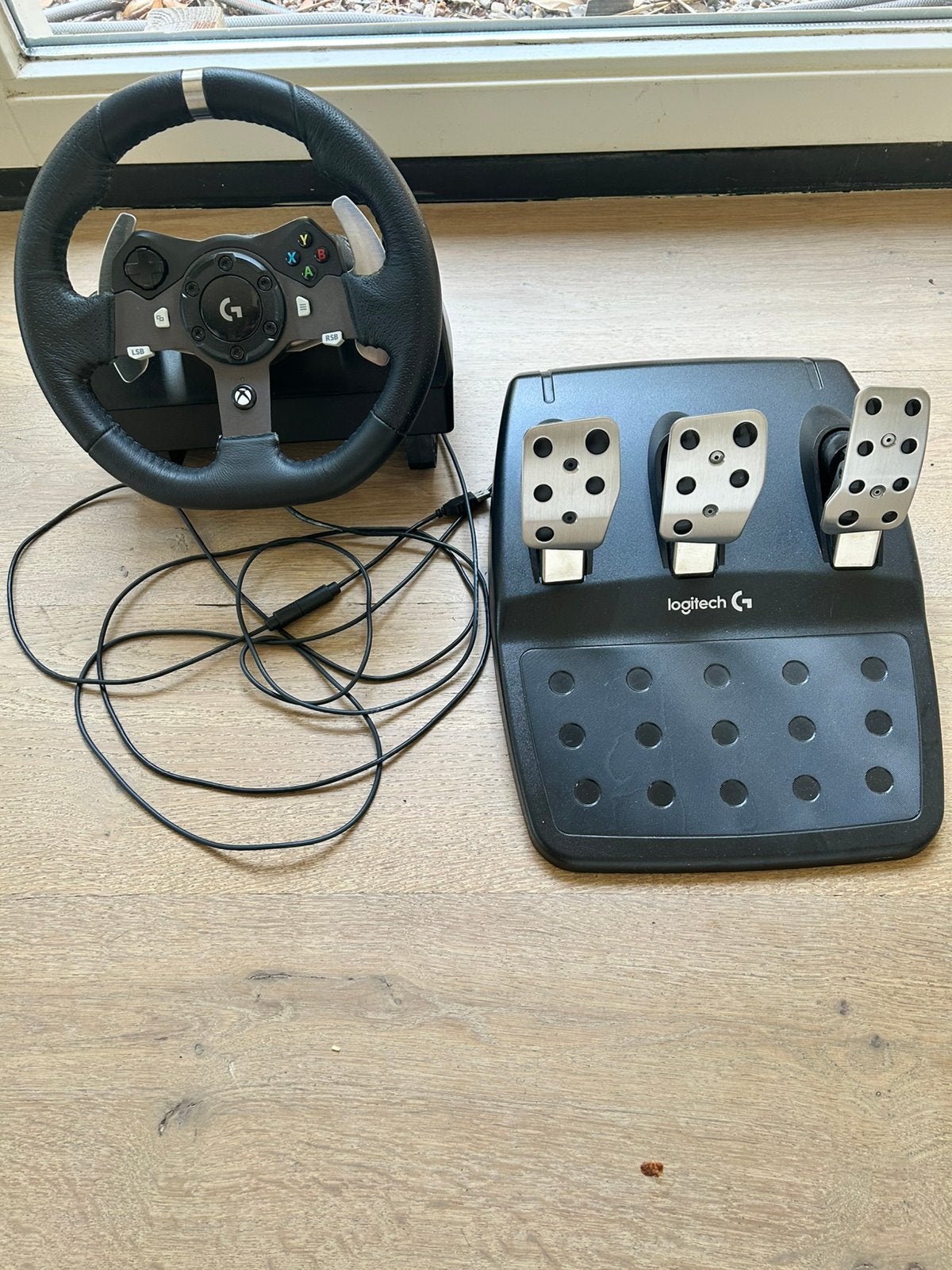 Logitech G920 driving force & pedalen, Ophalen of Verzenden, Zo goed als nieuw, Stuurtje of Sportattribuut, Xbox Original
