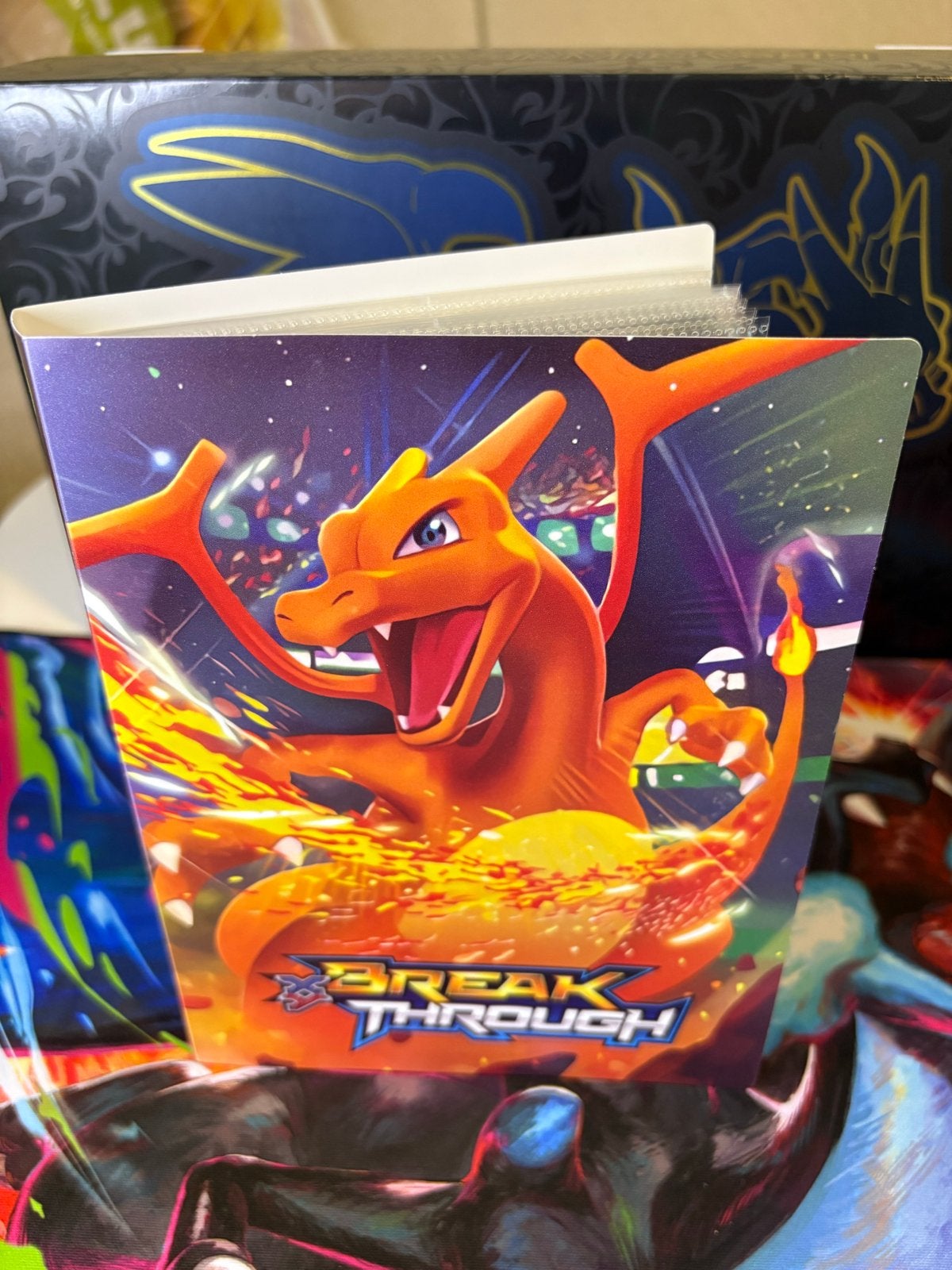 Pokémon Verzamelmap 240 Kaarten - 50+ Originele Kaarten, Ophalen of Verzenden, Nieuw, Boek of Catalogus