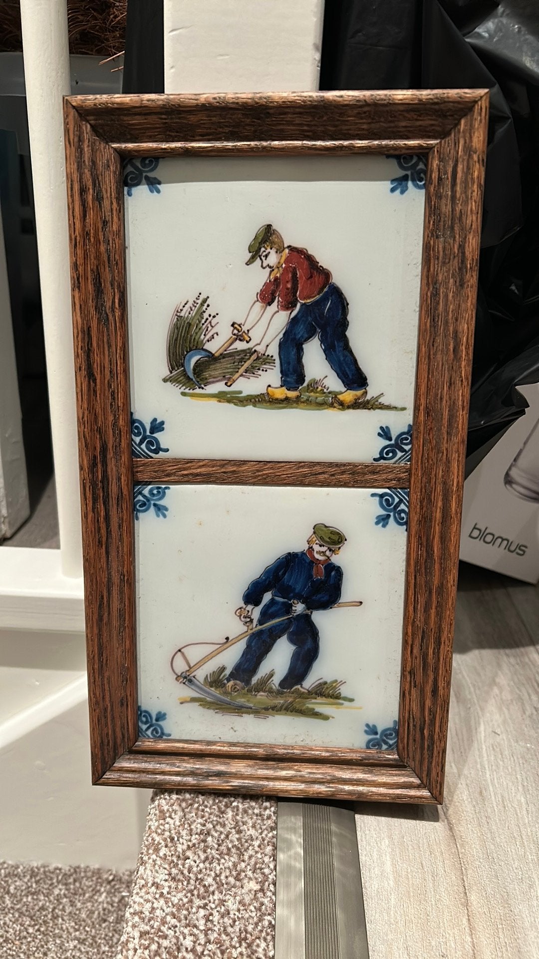 2 Makkumer aardewerk tegels, Ophalen