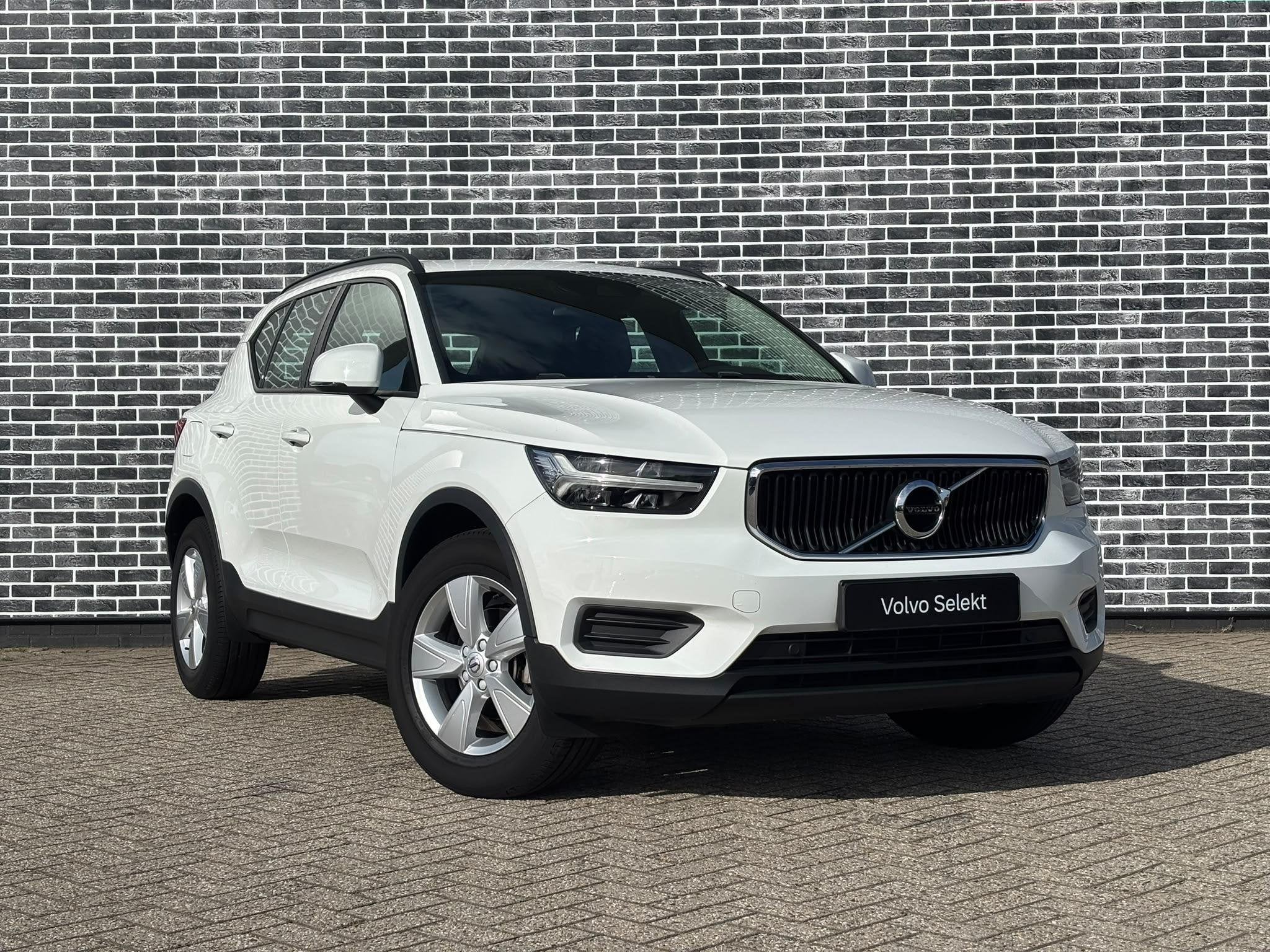 Foto 3 van Volvo XC40 1.5 T2 Momentum Core | Cruise Control | Navigatie