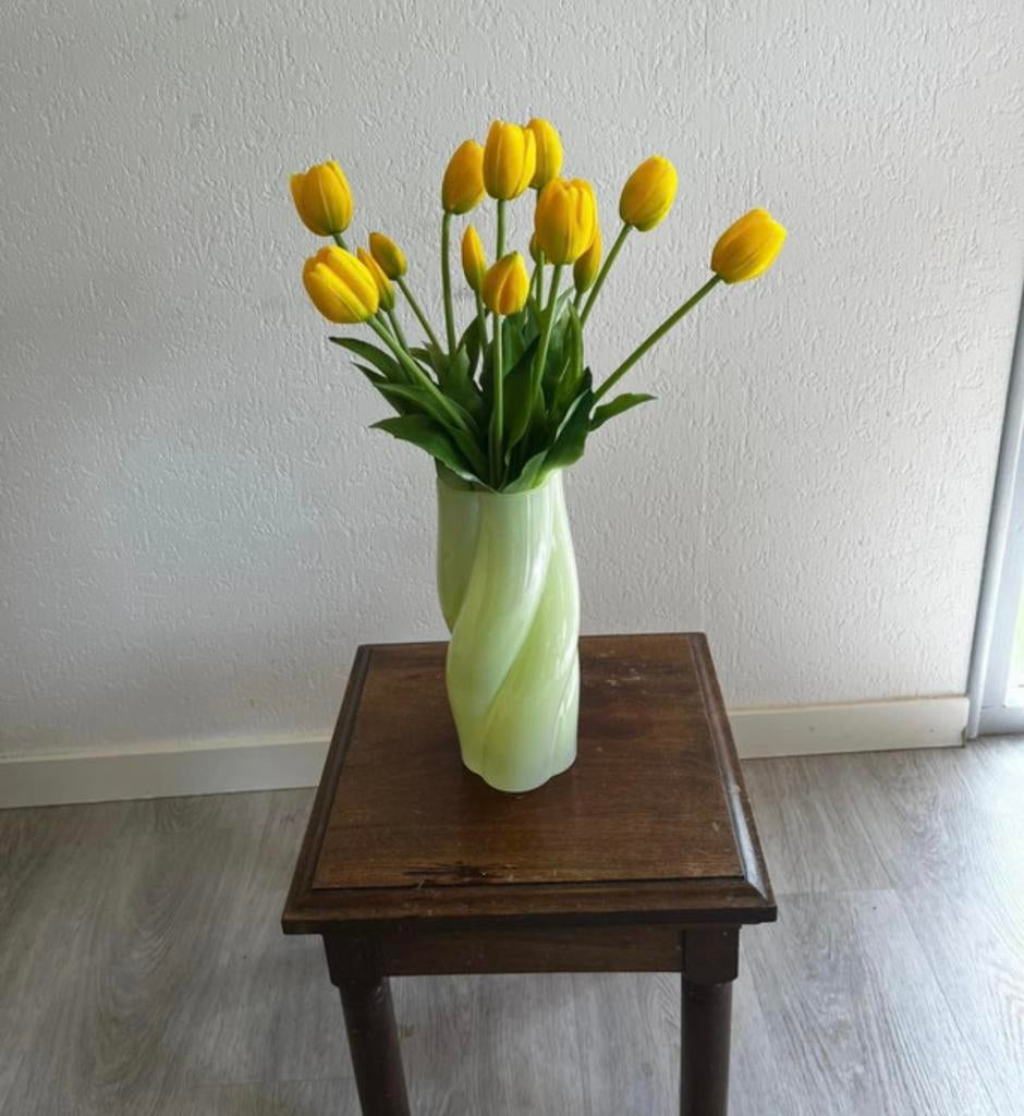Tulpen kunstbloemen boeket geel incl vaas nieuw, 45 tot 60 cm, Minder dan 55 cm, Rond, Ophalen of Verzenden
