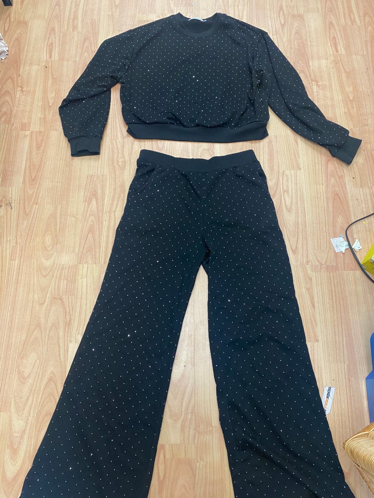 2 delige set met diamantjes / mooi pak / nieuw / zwart / M/L, Kleding | Dames, Verzenden, Nieuw, Maat 38/40 (M), Zwart
