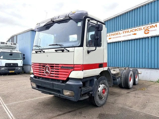 Mercedes-Benz Actros 2643 B 6x4 FULL STEEL CHASSIS (ZF-16 MA, Auto's, Euro 2, Achterwielaandrijving, 428 pk, Wit