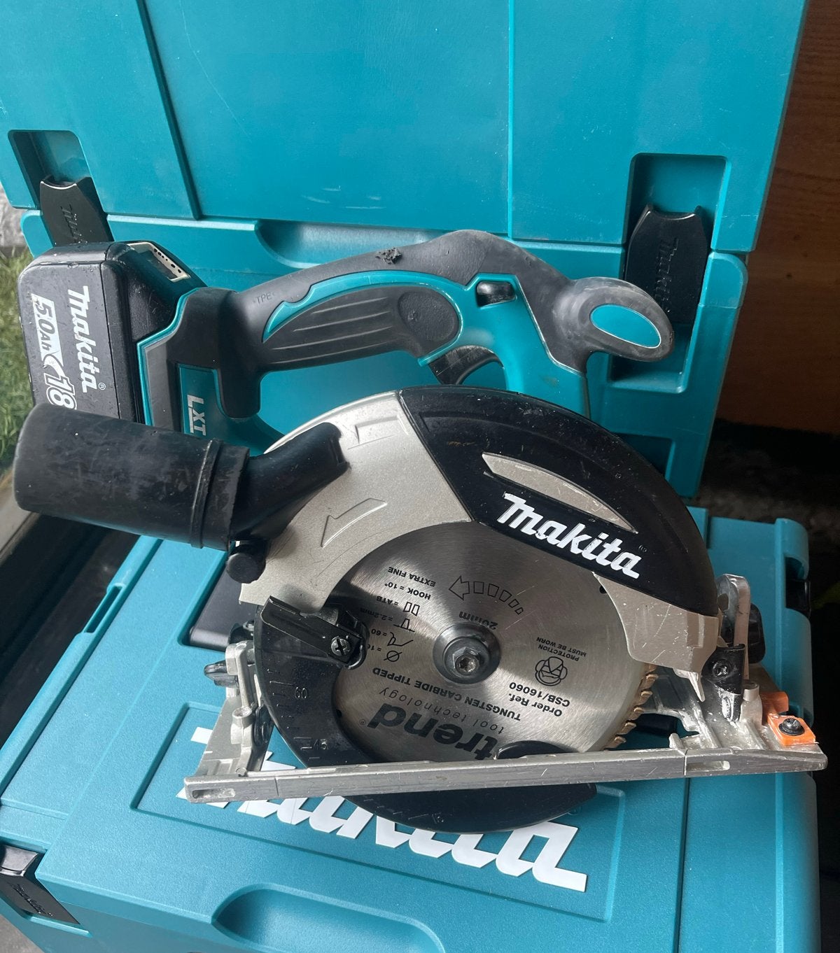 Makita Cirkelzaag met accu - 18v, Cirkelzaag, 600 tot 1200 watt, Ophalen of Verzenden, Zo goed als nieuw
