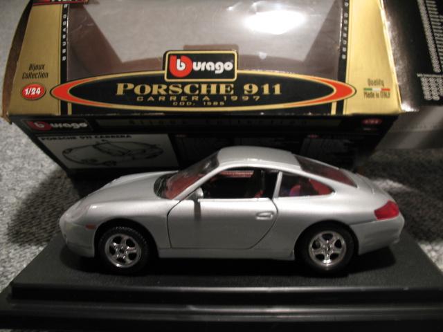 Porsche 911 Carrera 1997 modelauto  bburago 1:24 Burago, Ophalen, Nieuw, Auto, Bburago