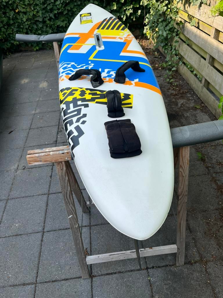 F2 sunset race te koop, mooie surfplank, Watersport en Boten, Windsurfen, 250 tot 300 cm, Ophalen of Verzenden, Zo goed als nieuw