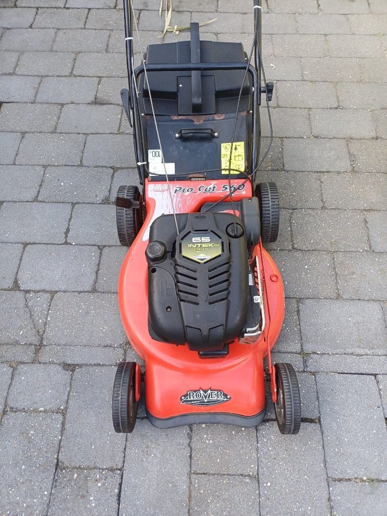 Rover Pro Cut 560 – Goed onderhouden benzine grasmaaier, Tuin en Terras, Ophalen, Cirkelmaaier, Opvangbak, Benzine-grasmaaier
