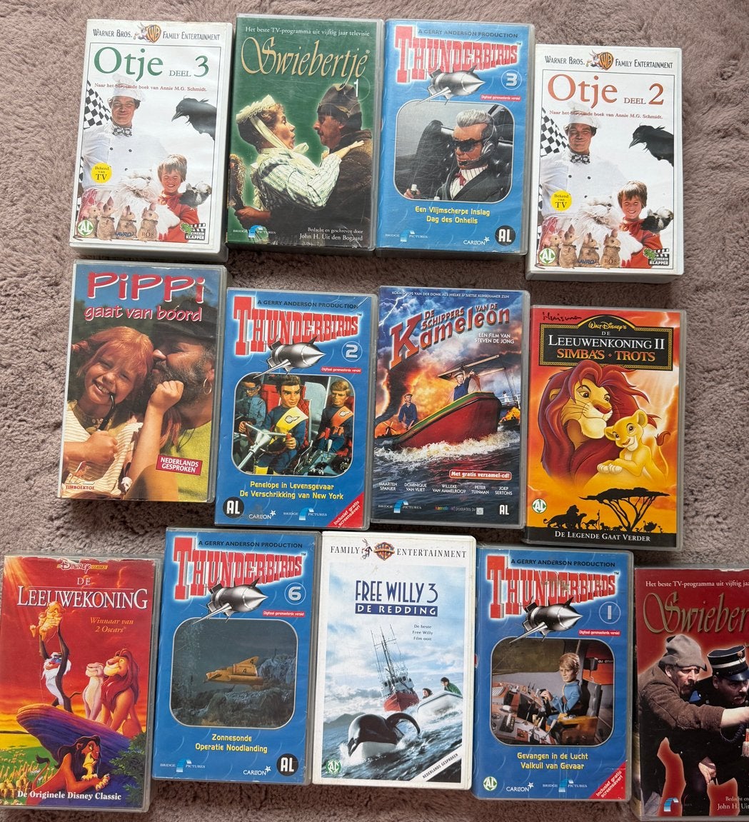 13 VHS videobanden: Disney, Thunderbirds, Pippi, Otje, Swieb, Ophalen, Gebruikt, Alle leeftijden, Nederlands