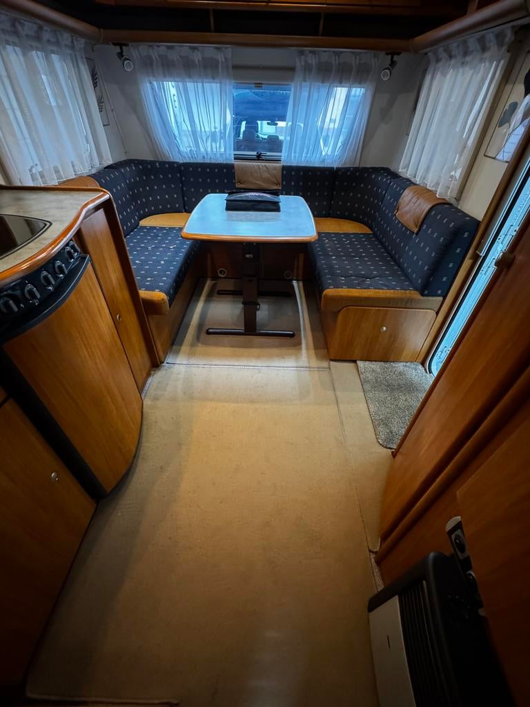 Nette caravan Beduin 510 EL3 incl voortent en Thule zakluife, Rondzit, Frans bed, 7 tot 8 meter, Particulier