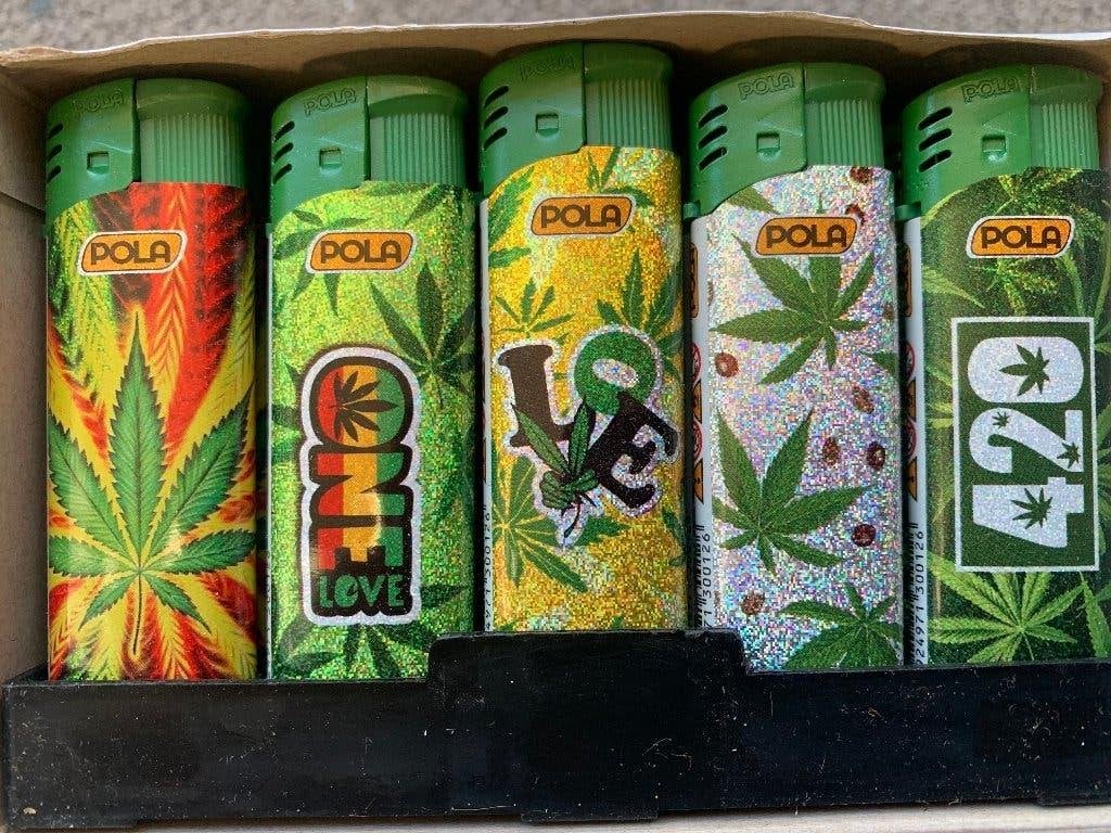 50X Aansteker Wiet One Love 420 Print klik navulbaar, Ophalen, Nieuw, Aansteker