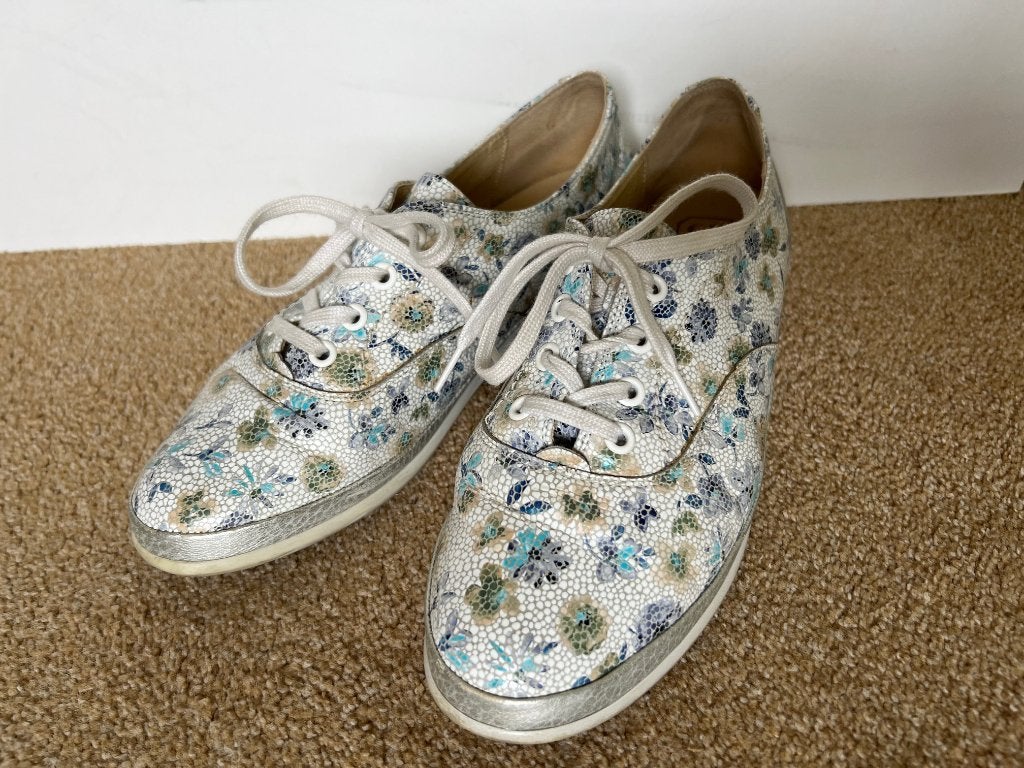 Christian Dietz, sneakers met bloemetjes, 39,5 (= 6,5 G), Wit, Christian Dietz, Ophalen of Verzenden, Sneakers of Gympen