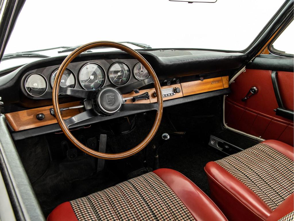 Porsche 911 2.0 Coupe 1965, Auto's, Oldtimers, Wit, 131 pk, Achterwielaandrijving, Stof