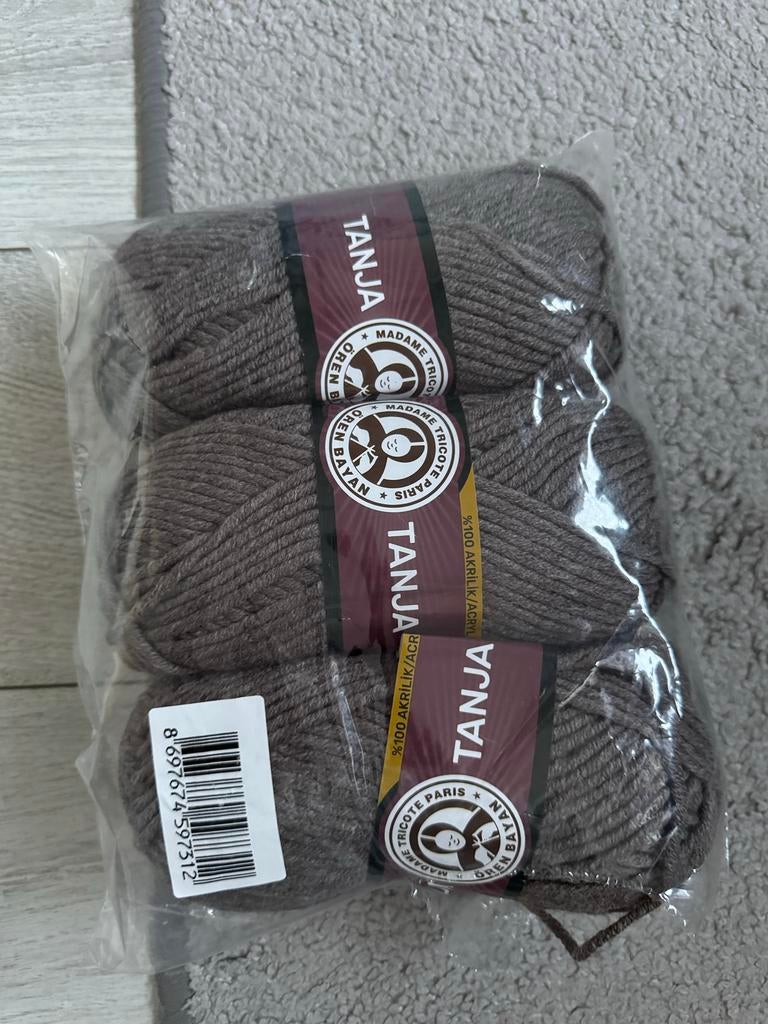 3 bollen Tanja Madame Tricote garen - 100% acryl, Ophalen of Verzenden, Nieuw, Breien of Haken, Wol of Garen