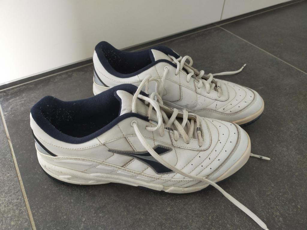 Diadora sportschoenen maat 43/44 (vallen kleiner), Ophalen of Verzenden, Sportschoenen
