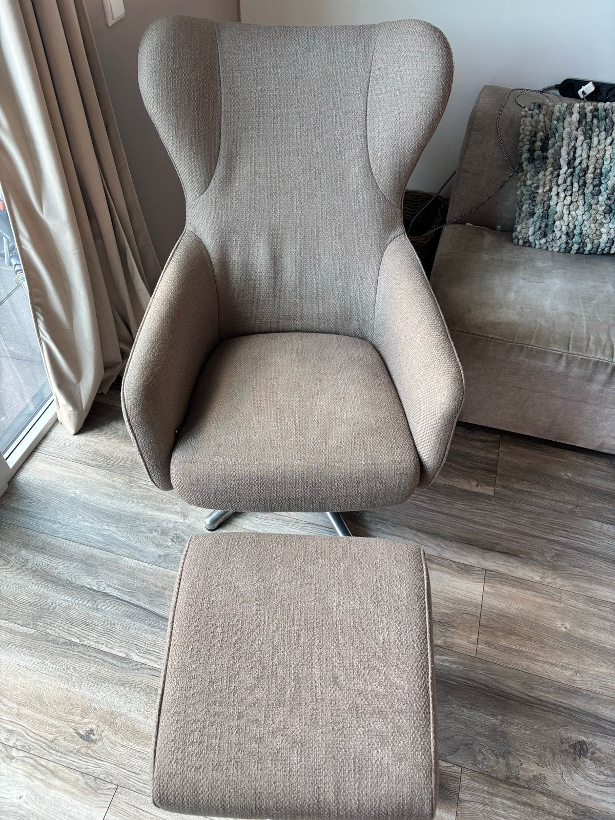 Prominent fauteuil met voetenbank - Gebruikt, Huis en Inrichting, Ophalen, Gebruikt, Stof, 75 tot 100 cm