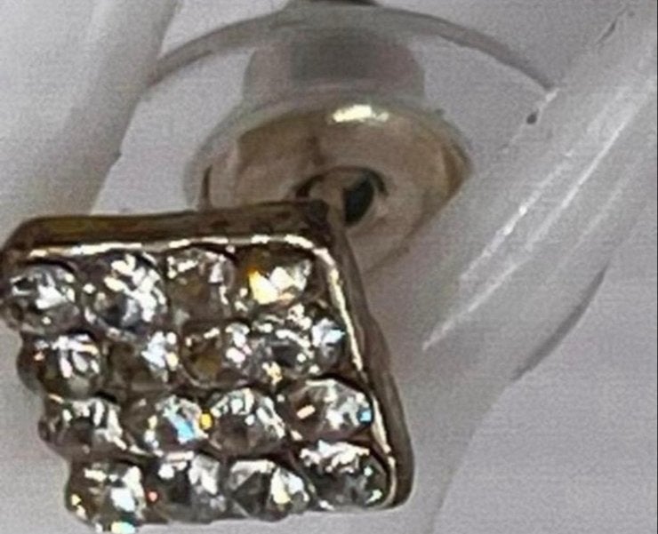 Zilverkleurige Vierkante Glimmende Strass Steentjes Oorbelle, Overige materialen, Nieuw, Ophalen of Verzenden, Knopjes of Stekers