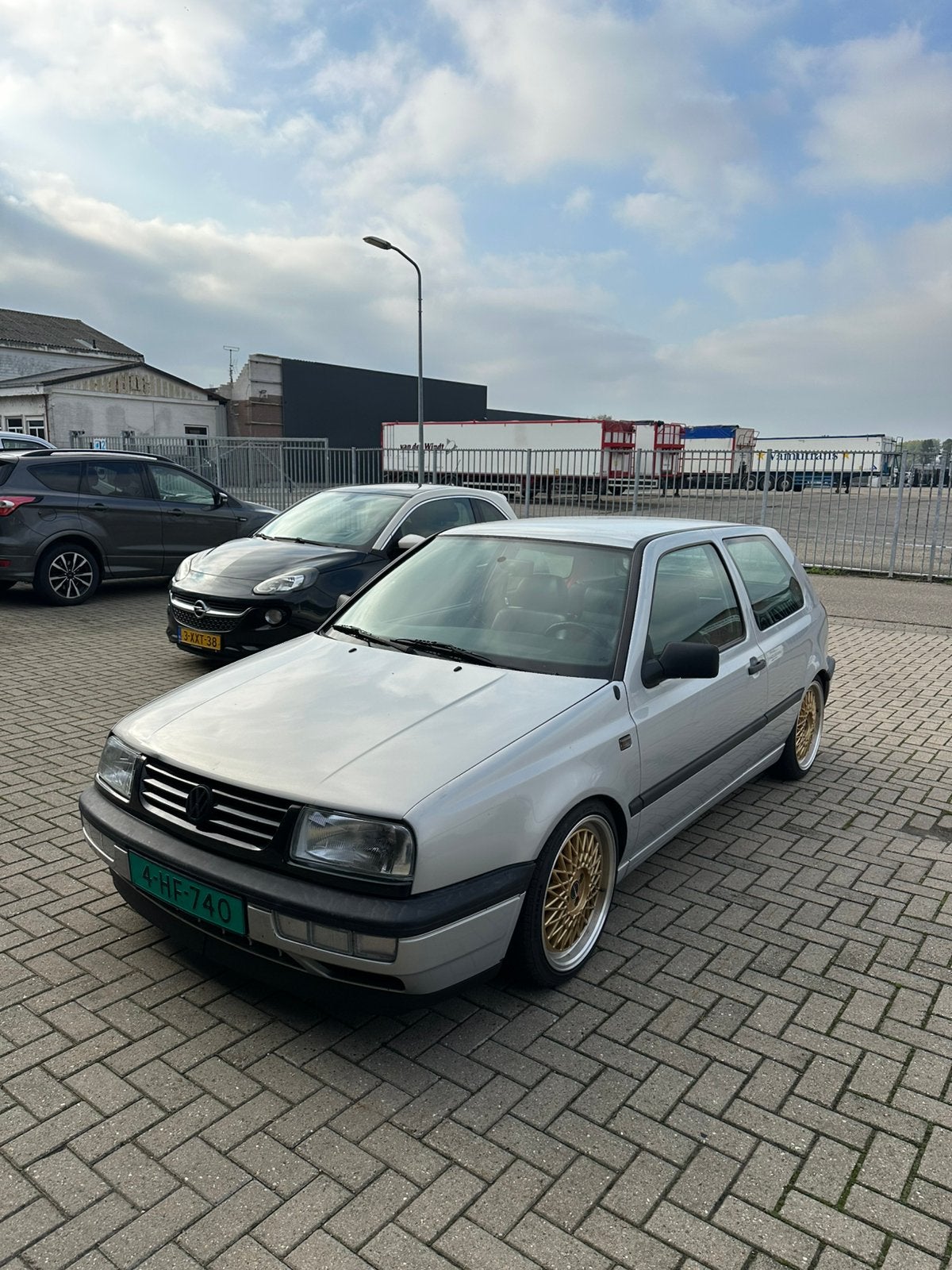 Volkswagen Golf 3 VR6, Auto's, Voorwielaandrijving, Zwart, Origineel Nederlands, 1200 kg