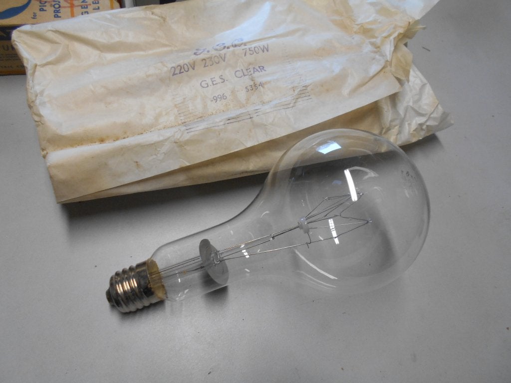 Gloeilamp 220-230V 750 watt Enorm grote gloeilamp 30 cm hoog, Gloeilamp, 60 watt of meer, Nieuw, Ophalen of Verzenden