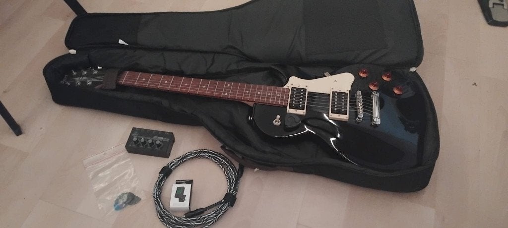 Elektrische gitaar - complete set, Met versterker, Zo goed als nieuw, Solid body, Ophalen