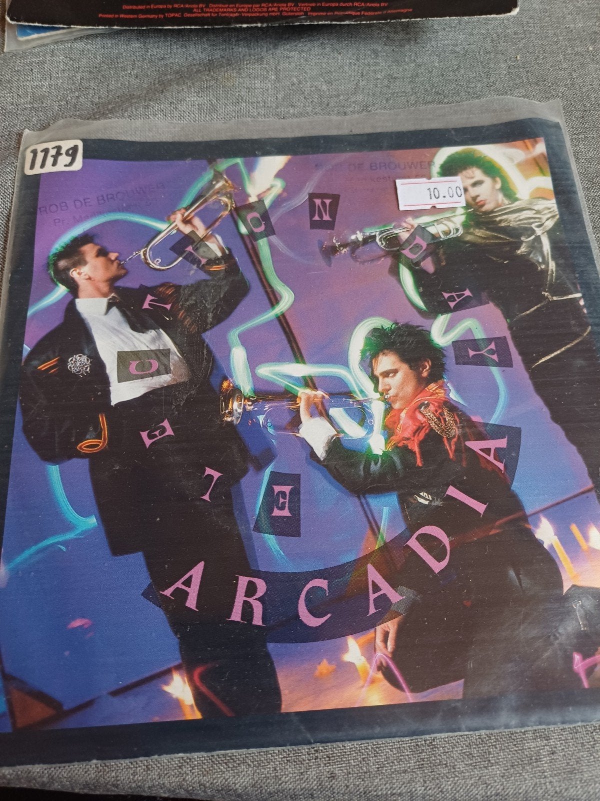 Arcadia, Ophalen of Verzenden, Zo goed als nieuw, Nederlandstalig