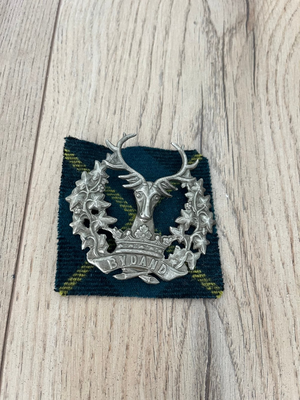 Gordon highlanders cap badge wo2 ww2, Verzamelen, Ophalen of Verzenden, Landmacht, Engeland, Overige typen