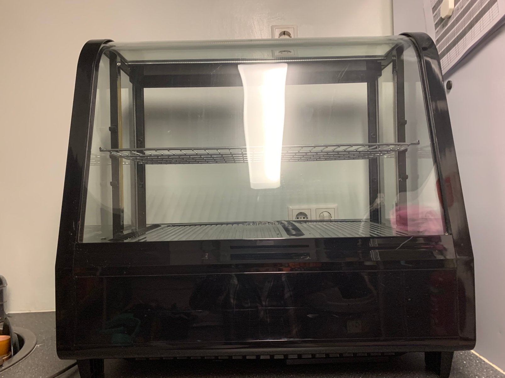 Gebak vitrine, Ophalen, Zonder vriesvak, 200 liter of meer, 60 cm of meer
