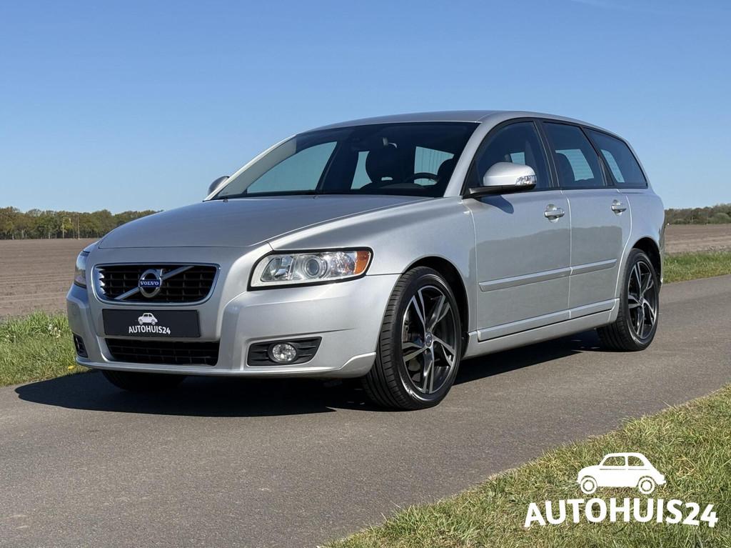 Volvo V50 2.0 Business Pro Edition NAVI|LEDER|TREKHAAK|NL-AU, Parkeersensor, Gebruikt, Zwart, 4 cilinders