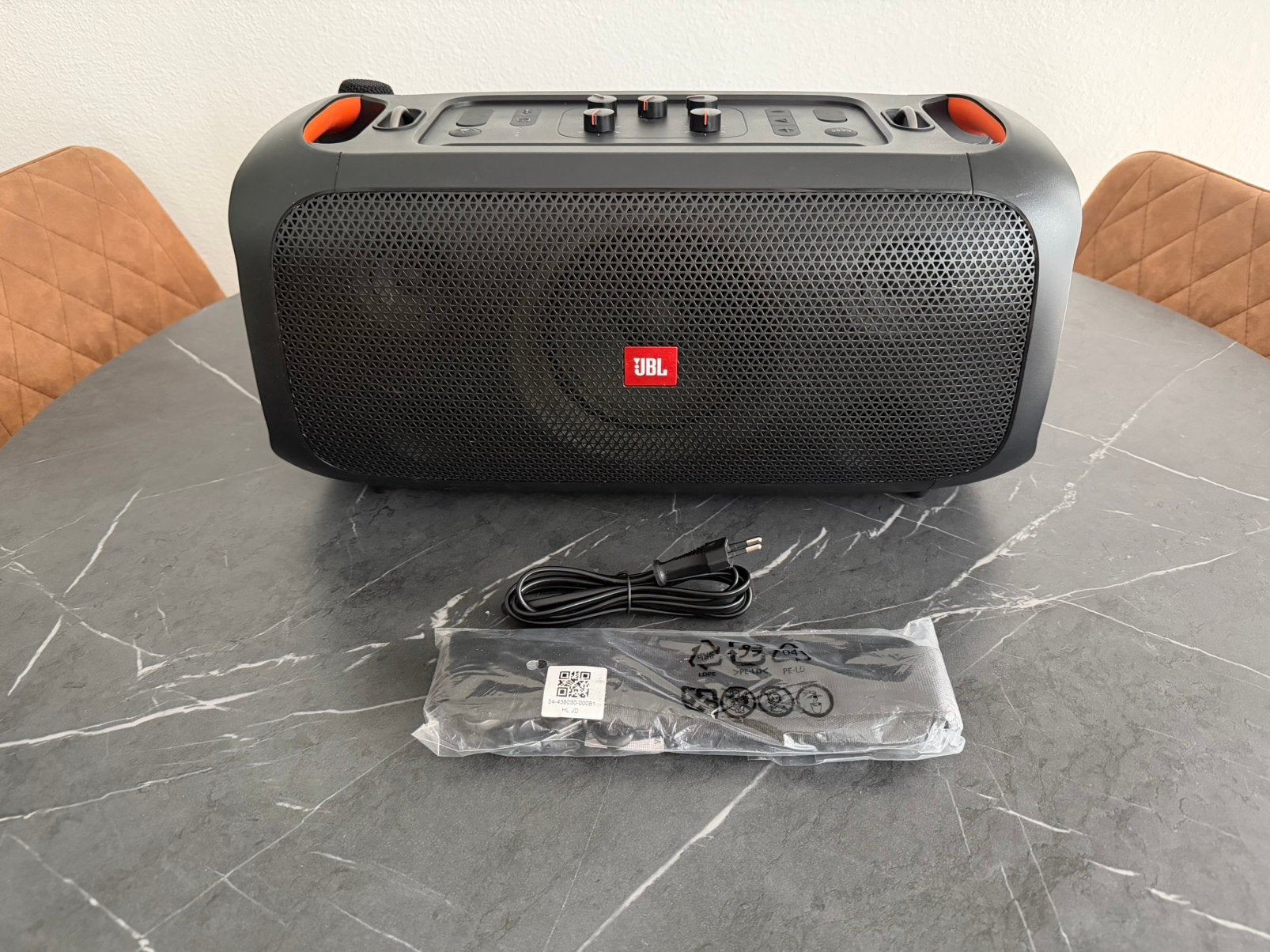 JBL PartyBox On-The-Go | zeer nette staat!, Ophalen, JBL, Party speaker, Zo goed als nieuw