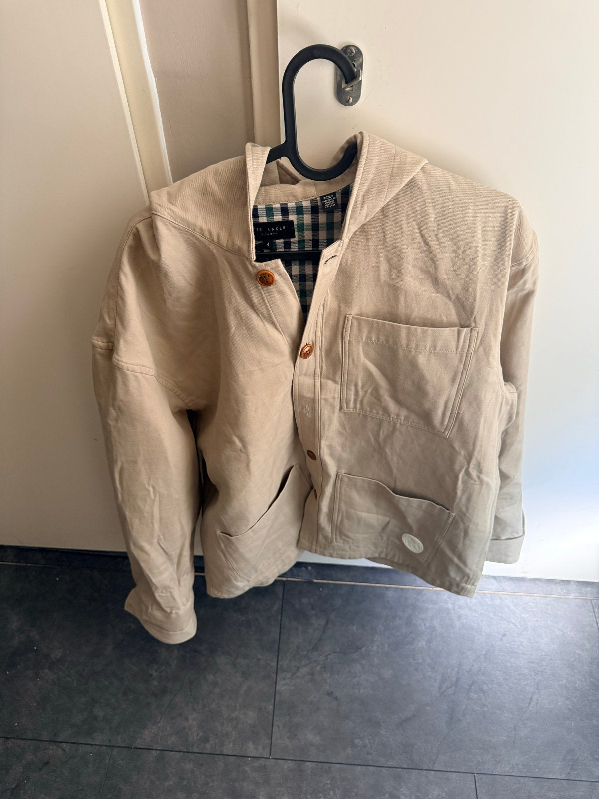 Nieuwe Ted Baker heren jas maat 4 (L), Kleding | Heren, Ophalen of Verzenden, Nieuw, Maat 52/54 (L), Beige