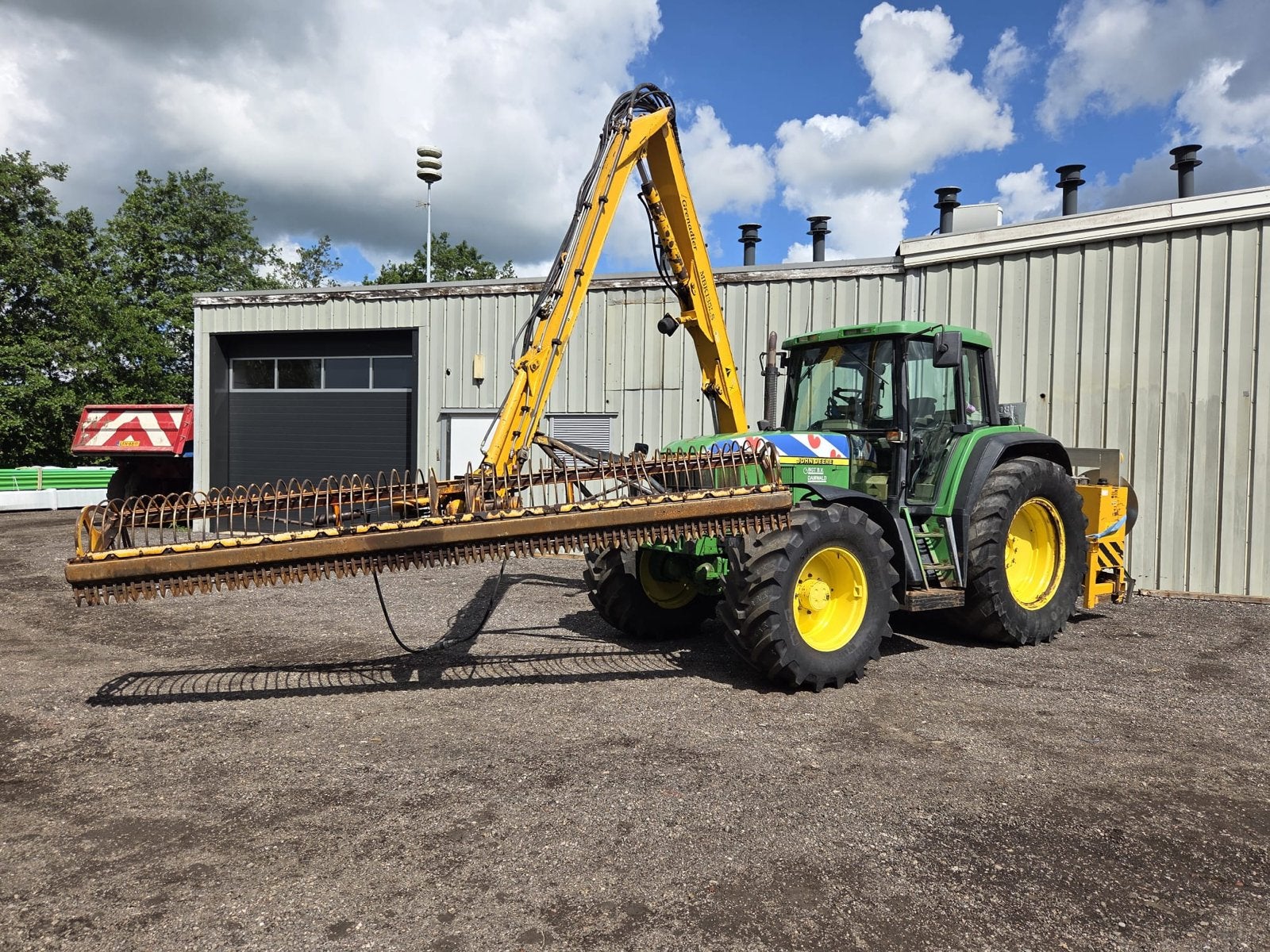 John Deere Tractor met Maaier - Goed Onderhouden, John Deere, Gebruikt, 120 tot 160 Pk, Ophalen of Verzenden