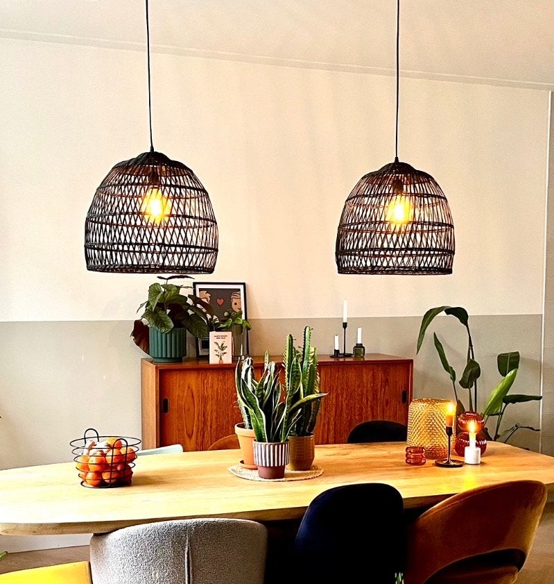 Set van 2 zwarte rotan hanglampen (Karwei), Ophalen, Zo goed als nieuw, Natuurlijk materiaal