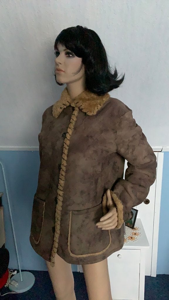 Mooie warme imitatie suède jas Maat 38 Merk tectoo, Maat 38/40 (M), Bruin, Ophalen of Verzenden, Zo goed als nieuw