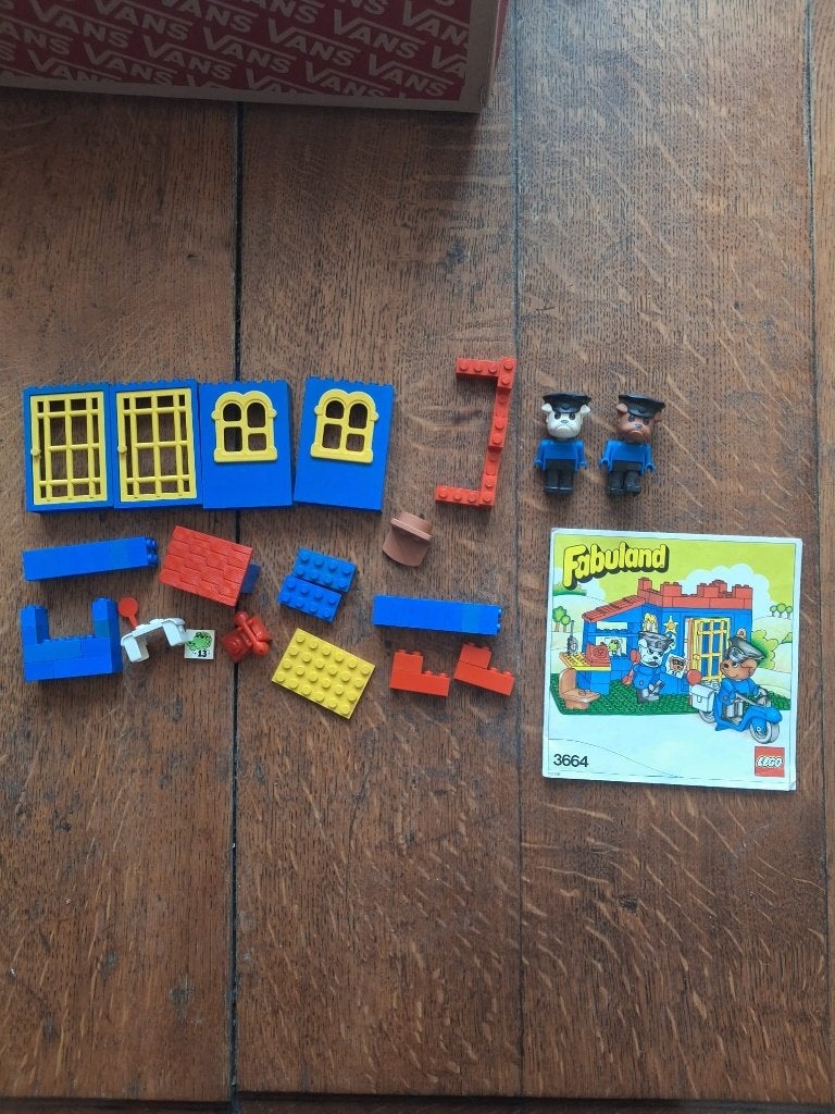Lego Fabuland sets 3664, 3645 en 2 vliegtuigen met figuren, Kinderen en Baby's, Speelgoed | Duplo en Lego, Gebruikt, Overige thema's