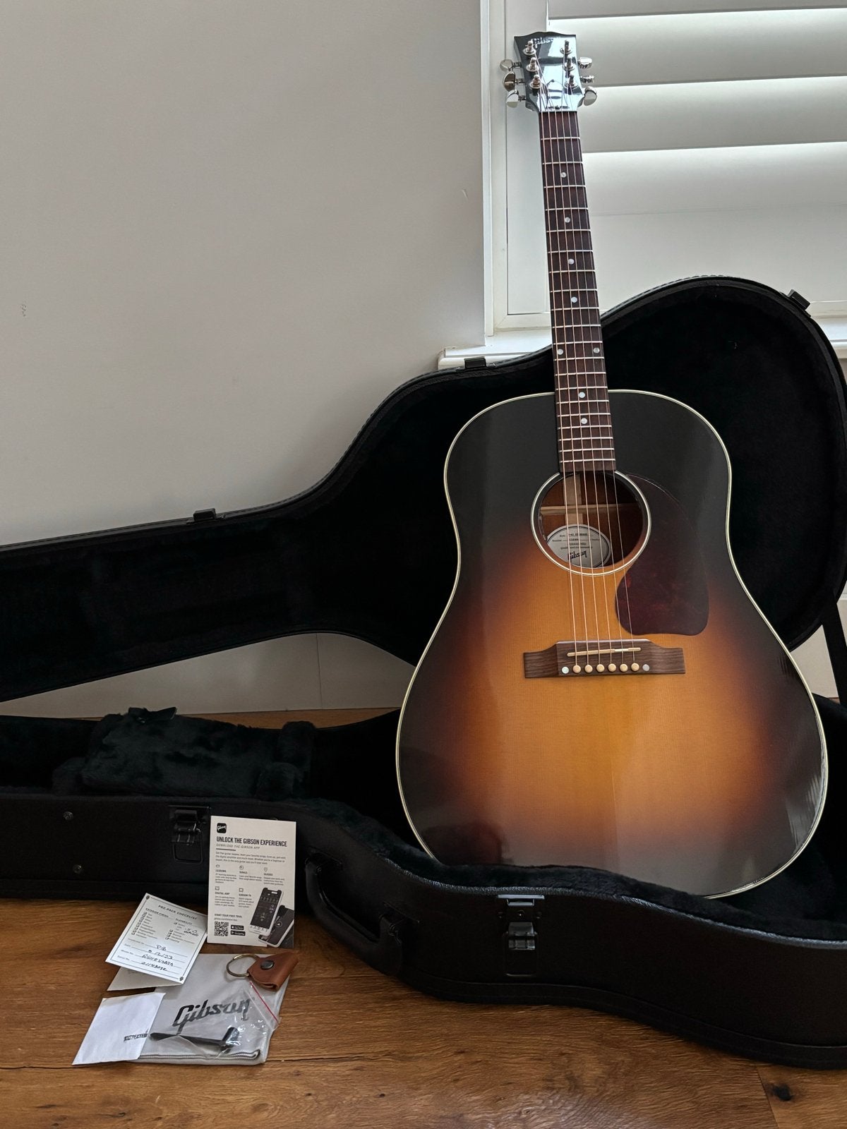 Gibson J-45 Standard Vintage Sunburst 2023 - als nieuw, Muziek en Instrumenten, Snaarinstrumenten | Gitaren | Akoestisch, Ophalen