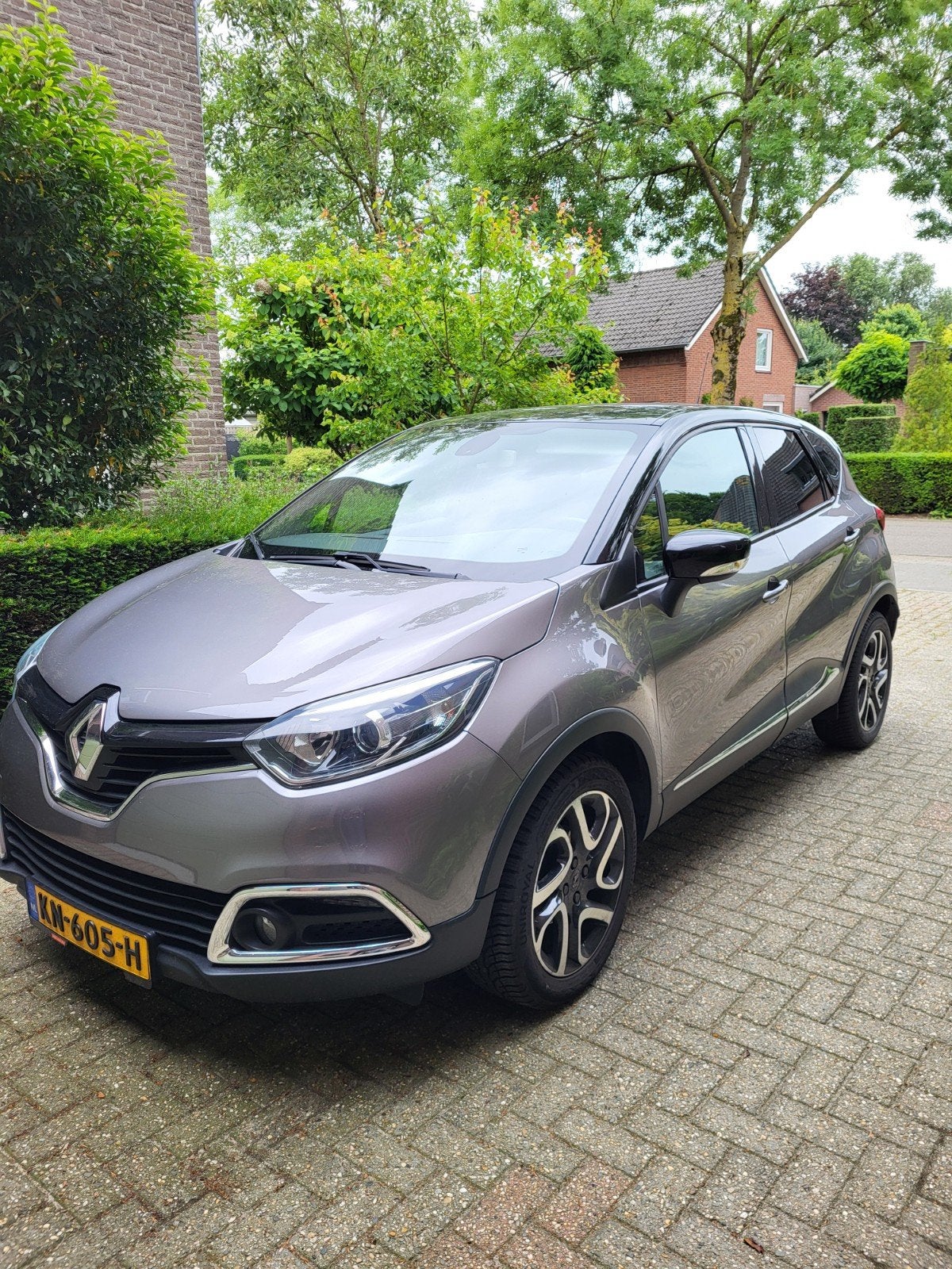 Renault Captur 0.9 TCE 90 2016 Grijs, Voorwielaandrijving, 898 cc, Stof, 49 €/maand
