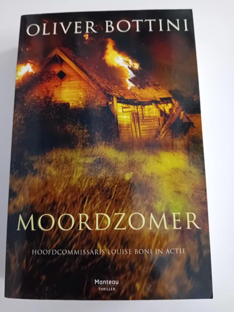 Moordzomer  - Oliver Bottini, Boeken, Ophalen of Verzenden, Zo goed als nieuw