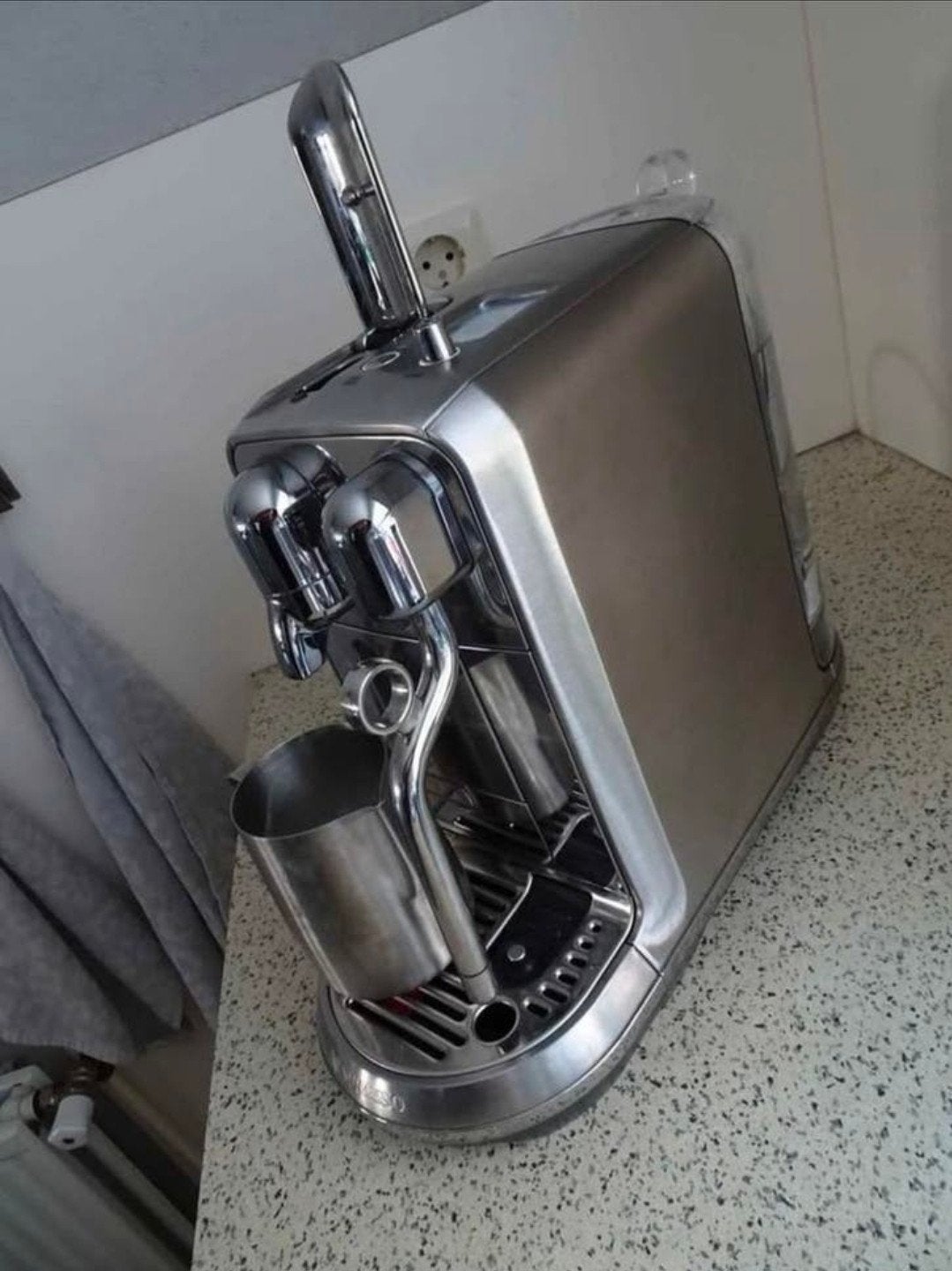 Nespresso creatista plus Volledig onderhouden nieuwstaat, Koffiepads en cups, Espresso apparaat, Ophalen of Verzenden, Zo goed als nieuw